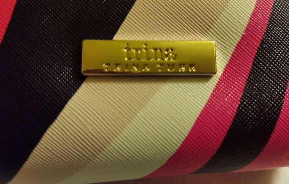 Trina Turk Cosemetic Bag 🎒 - Picture 2 of 9